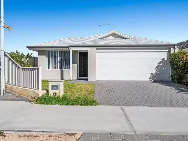 House for rent in Golden Bay