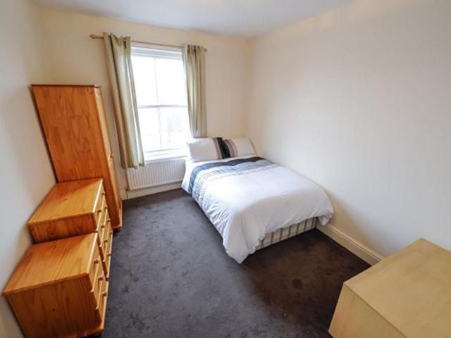 Room for rent in St John's, Worcestershire