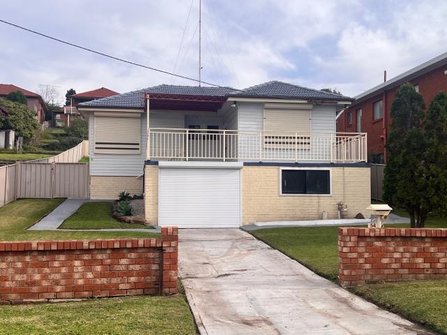 House for rent in Wollongong West, New South Wales