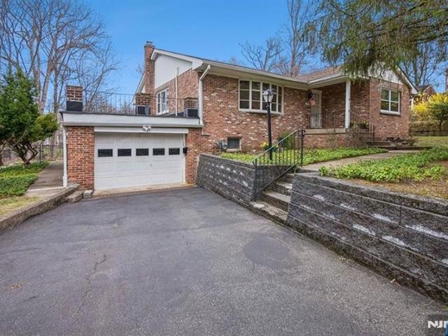 House for sale in Cedar Grove, New Jersey