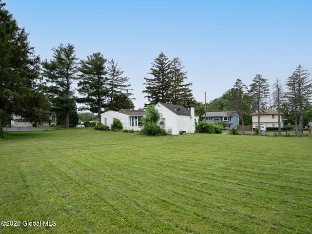 House for sale in Latham
