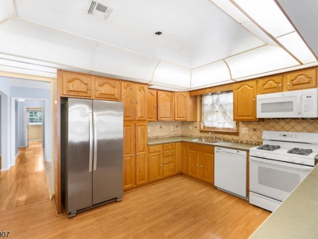 House for sale in Clark, New Jersey