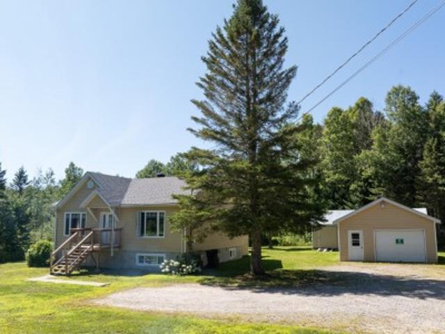 House for sale in La Vallée-de-la-gatineau, Quebec