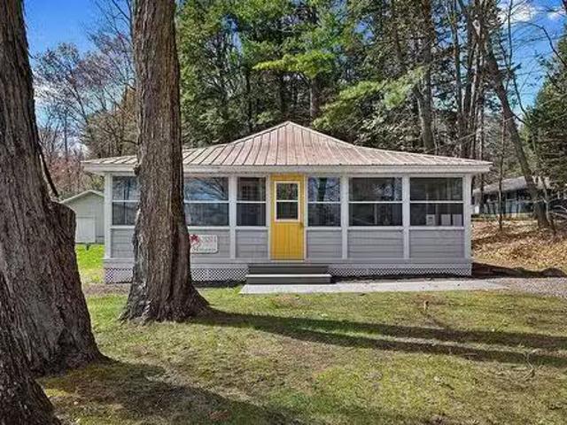 House for sale in Norway Bay, Quebec