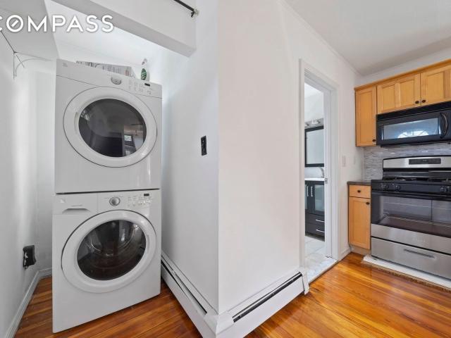 Townhouse for rent in Norwood, Massachusetts