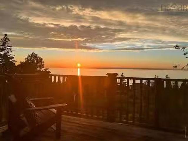 House for sale in Halls Harbour, Nova Scotia