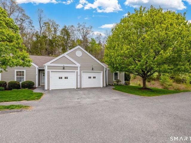 Condo for sale in Newtown, Connecticut