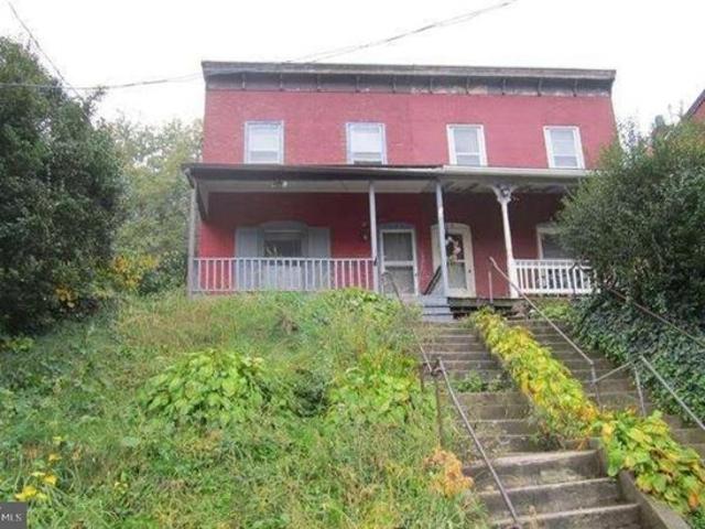 Townhouse for sale in Chester, Pennsylvania