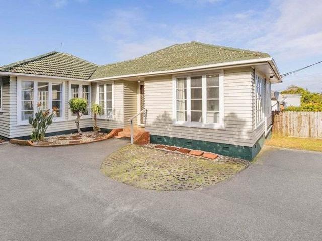 House for rent in Three Kings, Oroua County
