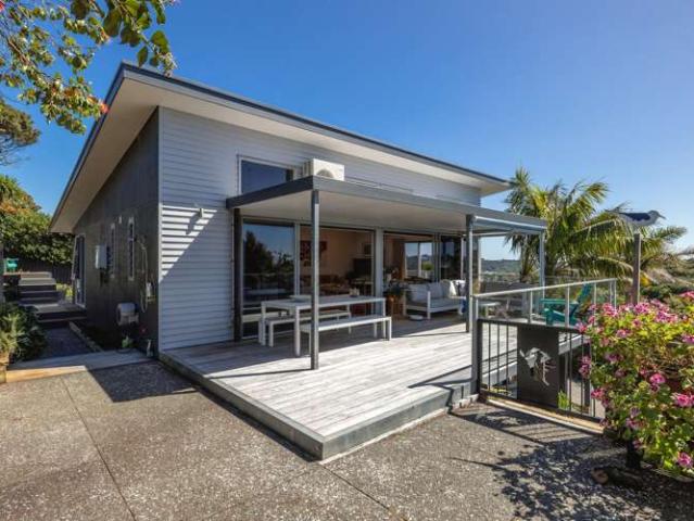 House for sale in Oneroa, Waiheke