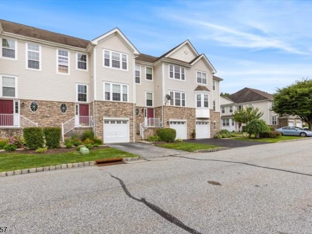 Townhouse for sale in Stockholm, New Jersey