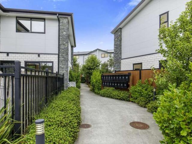 Townhouse for sale in Days Bay, Wellington