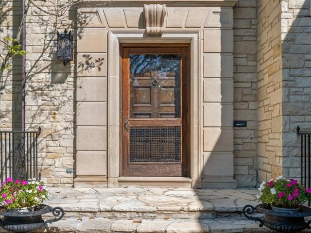 House for sale in Kenilworth, Illinois