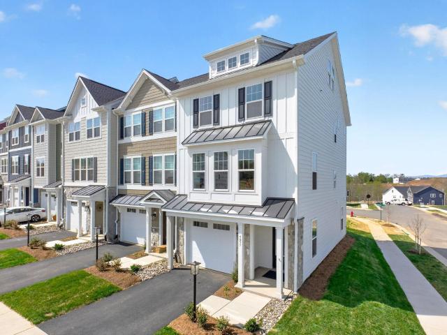 Townhouse for sale in Virginia