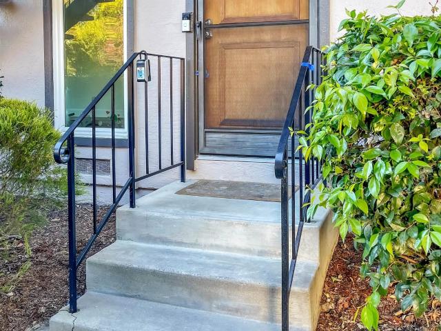 Condo for sale in Pleasant Hill, California