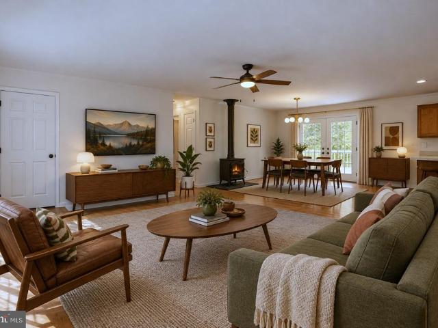 House for sale in Apple Mountain Lake, Warren County