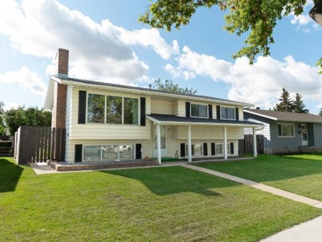 House for sale in Spruce Grove, Alberta