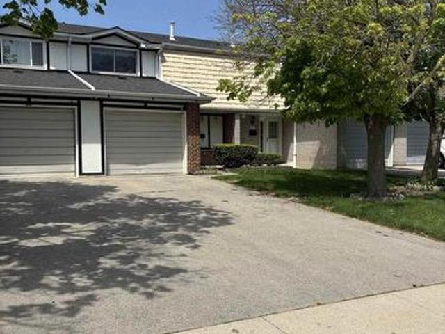 Townhouse for sale in Ancaster, Ontario