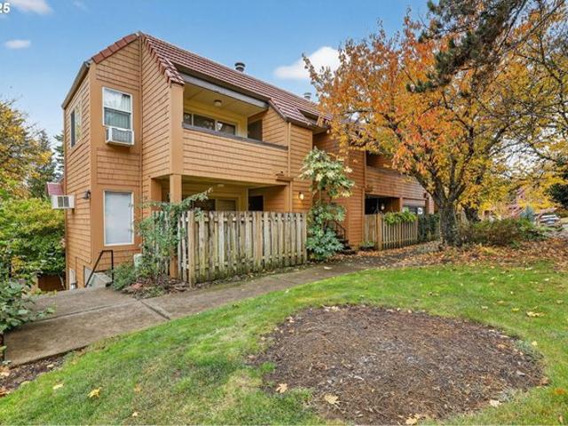 Condo for sale in Oregonia