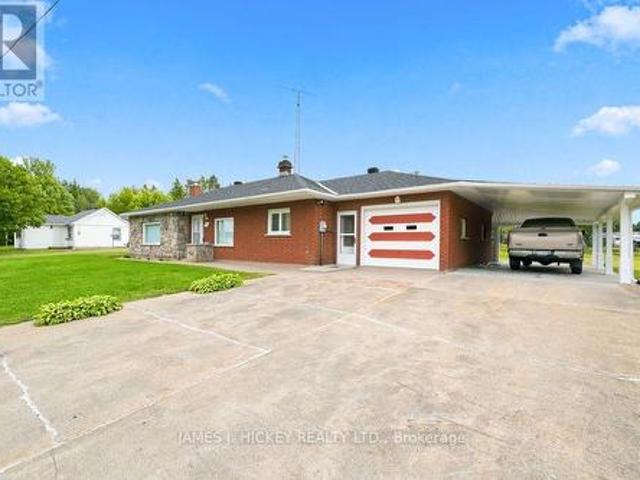 House for sale in Renfrew, Ontario