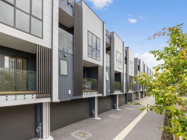 Townhouse for sale in Hillersden