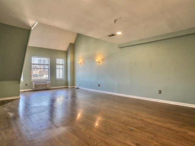 Condo for sale in Newark, New Jersey