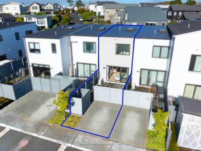 Townhouse for sale in Paremoremo