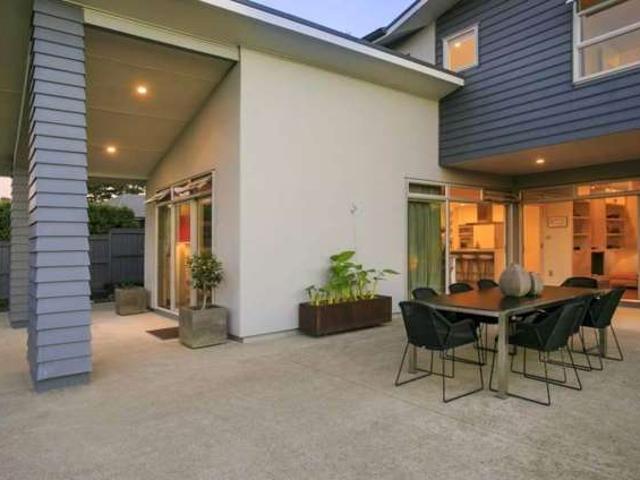 House for rent in Paremoremo