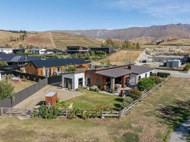 House for sale in Otakou