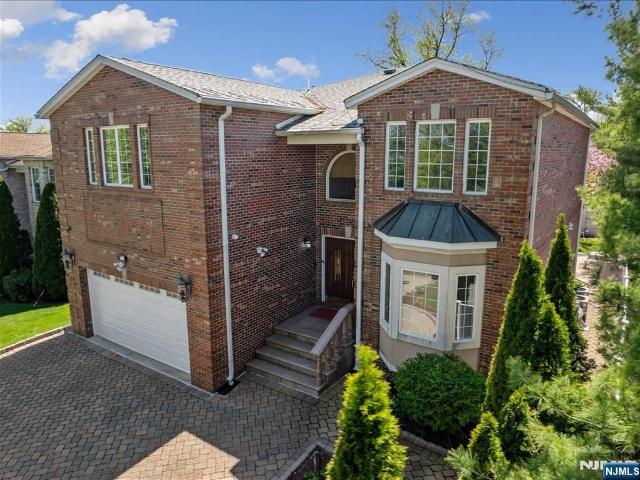 House for sale in Englewood Cliffs, New Jersey