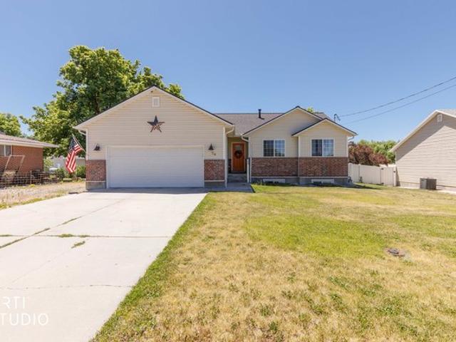 House for sale in Cache, Utah