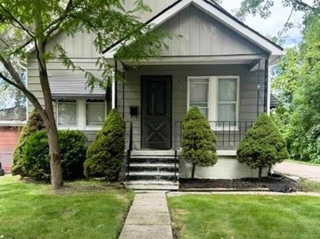 House for sale in Sallee Woods, Pontiac