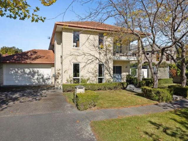 House for sale in Chaslands, Canterbury