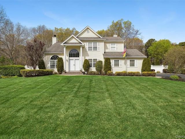 House for sale in Centereach, New York