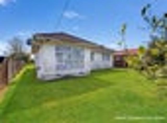 House for sale in Deanwell, Hamilton City