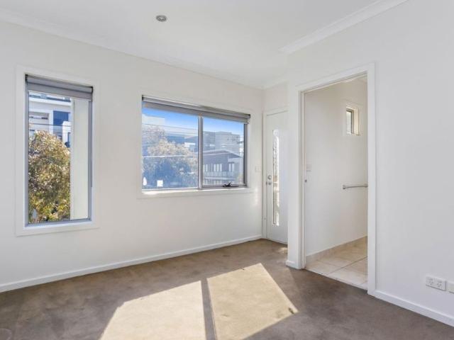 Townhouse for rent in Brunswick West, Melbourne