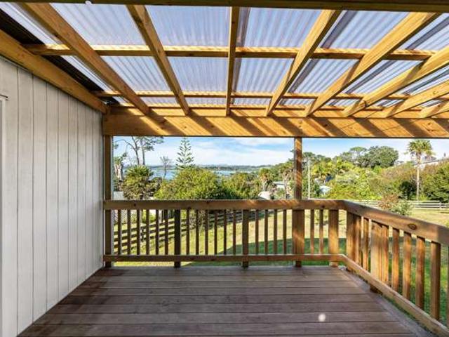 House for sale in Awhitu
