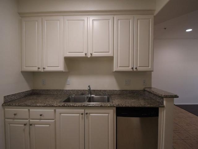 Apartment for rent in Canoga Park, California