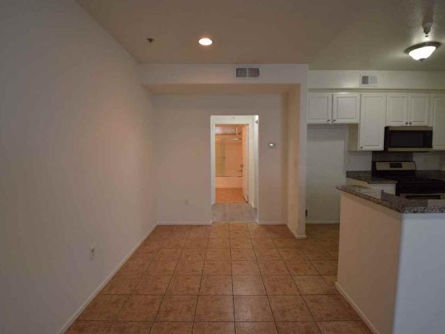 Apartment for rent in Canoga Park, California