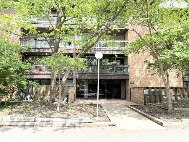 Condo for sale in Lisle, Illinois