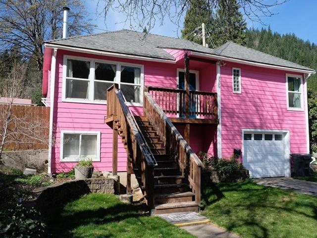 House for sale in Dunsmuir, California