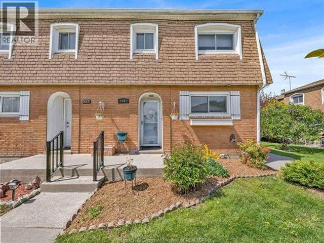 Townhouse for sale in Maidstone, Ontario