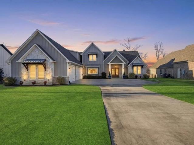 House for sale in Henderson, Texas