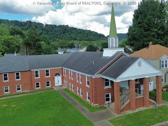 House for sale in Charleston, West Virginia
