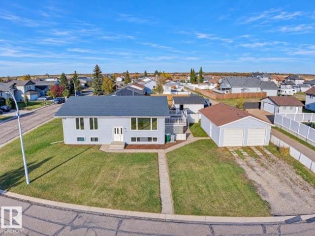 House for sale in Lamont, Town of Lamont