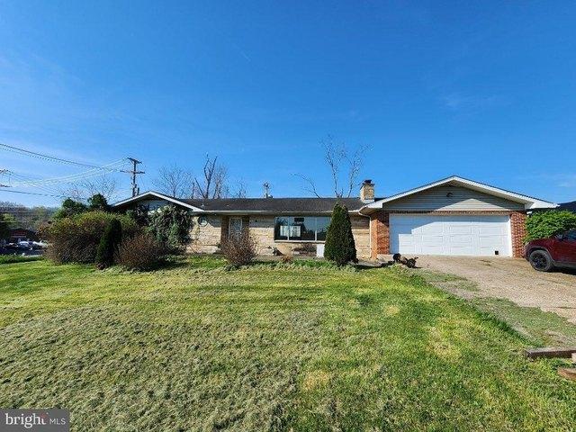 House for sale in Charleston, West Virginia