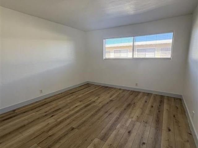 Apartment for rent in Long Beach, California