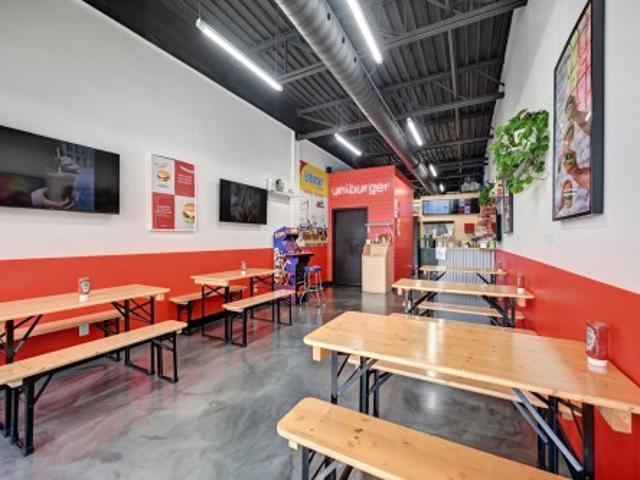 Commercial for sale in Sainte-Rose, Laval (région administrative)