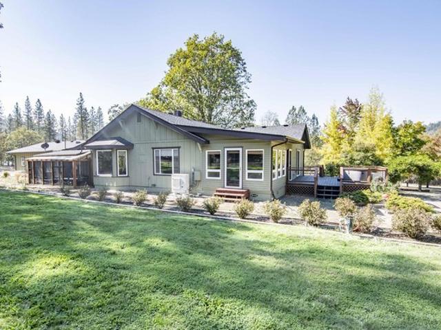 House for sale in Rogue River, Jackson County