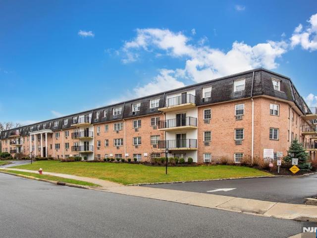 Townhouse for sale in Westwood, New Jersey